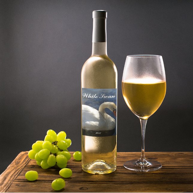 Graceful White Swan Photo Personalised Wine Label (In Situ Glass of Wine)