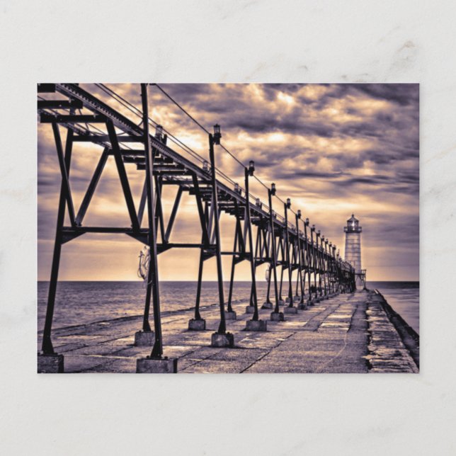 Grand Haven lighthouse and pier, Grand Haven Postcard (Front)