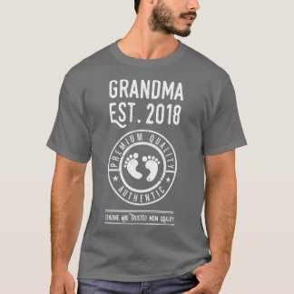 Grandma Est 2018 Expecting New Baby Gift Establish T-Shirt