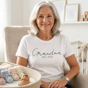 Grandma Est Year Elegant Script Family Design T-Shirt