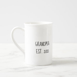 Grandma ‘est year' mug for new grandmas