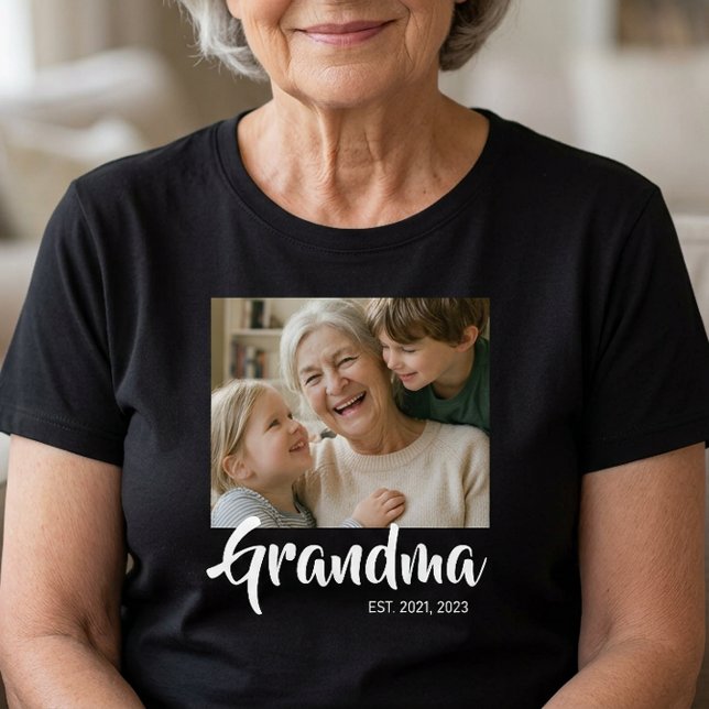 Grandma Established Script Photo T-Shirt (Grandma Established Script Photo T-Shirt)