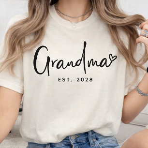 Grandma   Personalised Elegant Script Grandmother T-Shirt