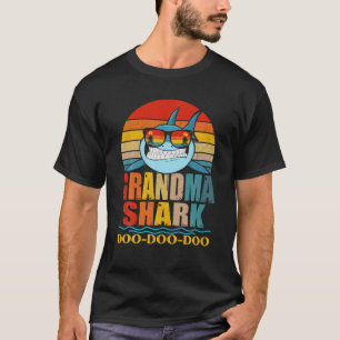 Grandma Shark Doo Doo Mother's Day Retro Vintage T-Shirt