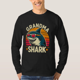 Grandma Shark Funny Shark Matching Family for Wome T-Shirt