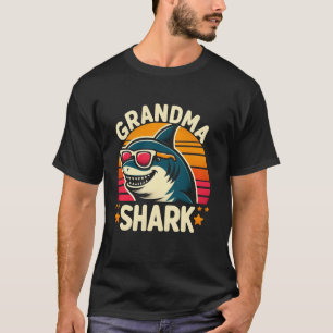 Grandma Shark Funny Shark Matching Family for Wome T-Shirt