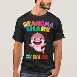 Grandma Shark Gift Cute Baby Shark Design Family S T-Shirt