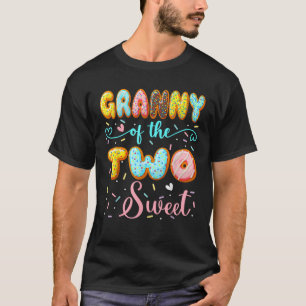 Granny Of The Two Sweet 2Nd Birthday Girl Donut Pa T-Shirt