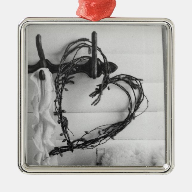 GRAPEVINE HEART CHRISTMAS ORNAMENT (Front)