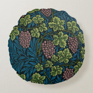 Grapevines with clusters of pink grapes Round Cushion