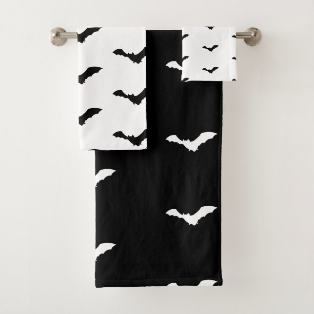 Graphic Bat Halloween Bathroom Towel Set (Insitu)