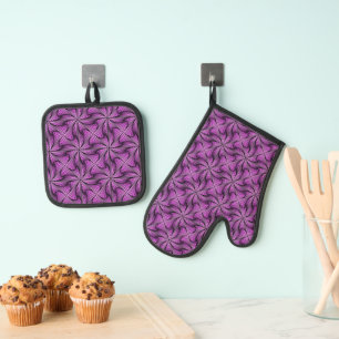 Graphic Geometric 3D Spiral Twist Pink Oven Mitt & Pot Holder Set