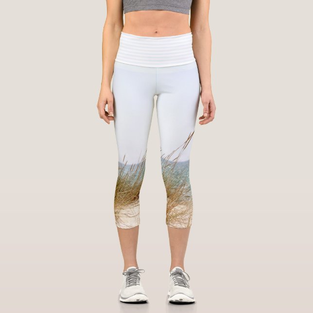 Grass Beside the Sea capri leggings (Front)