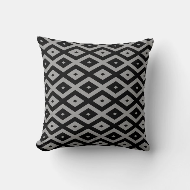 Gray and black diamond pattern cushion (Front)
