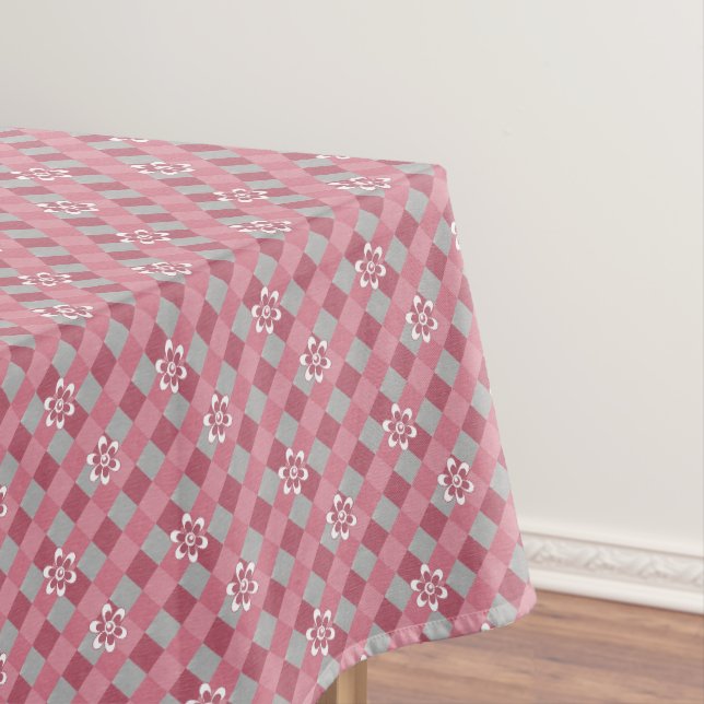 Gray and pink plaid with chamomile flowers tablecloth (In Situ)