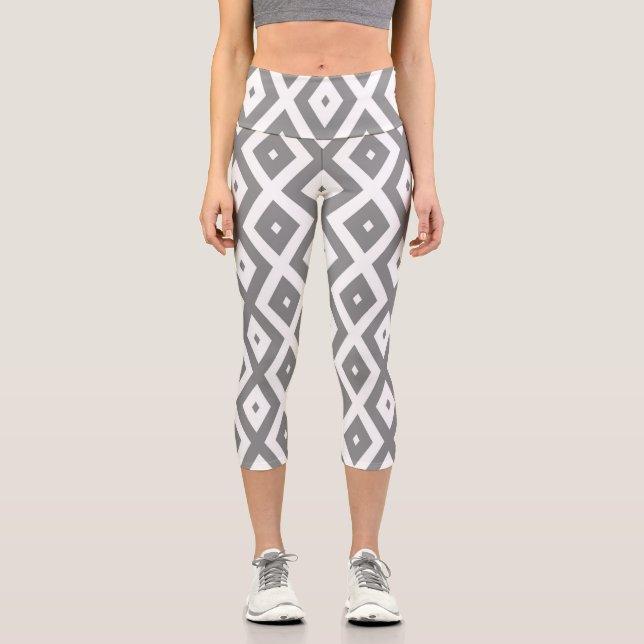 Gray and white diamond pattern capri leggings (Front)