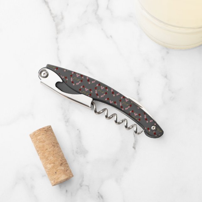 Gray corkscrew with floral crown (Front)