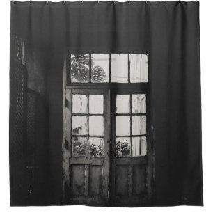 GRAYSCALE PHOTO OF WOODEN FRAMED CLEAR GLASS DOOR SHOWER CURTAIN
