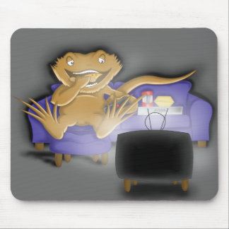greedy beardie mouse mat