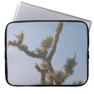 GREEN AND BROWN TREE UNDER BLUE SKY LAPTOP SLEEVE