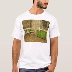 Green and gold lacquer furniture in the state T-Shirt