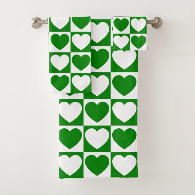 Green and White Chequered Pattern With Hearts Bath Towel Set (Insitu)