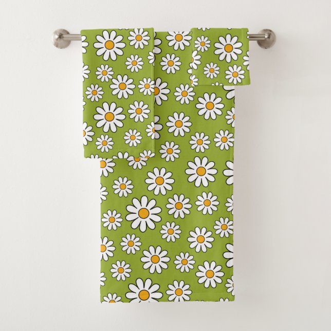 Green and White Floral Daisy Pattern Bath Towel Set (Insitu)