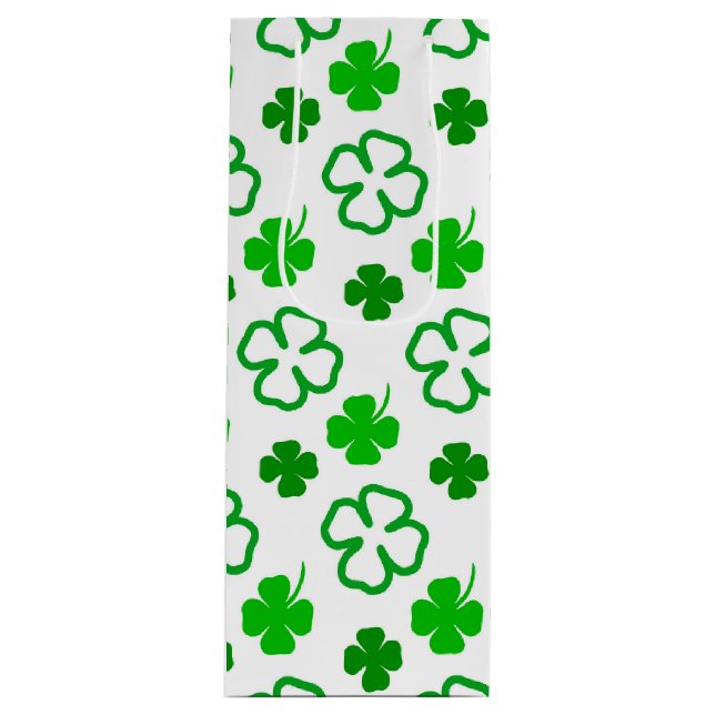 Green and White Shamrock St Patrick’s Day Gift Bag (Front)