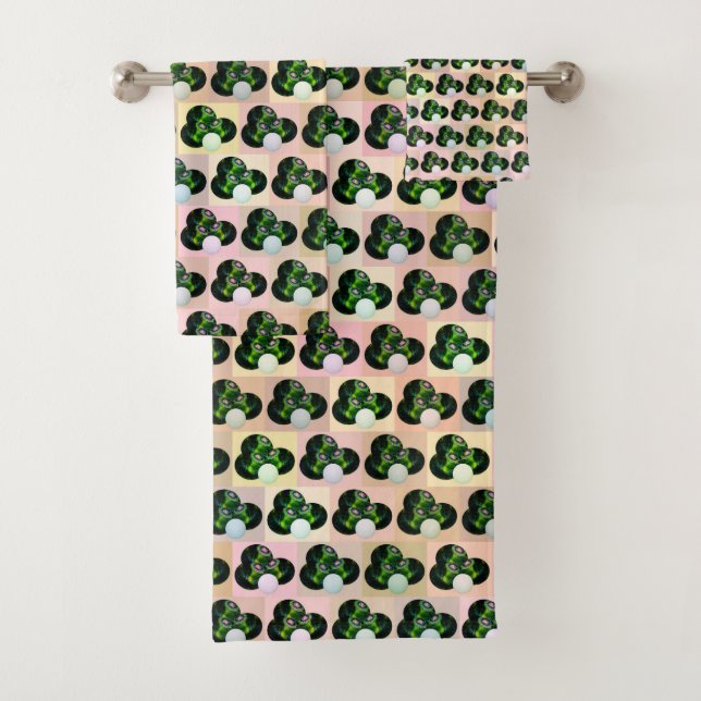 Green Block Art Lawn Bowls Pattern, Bath Towel Set (Insitu)