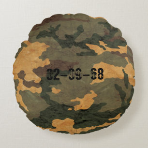 Green camouflage pattern vintage 2020 round cushion