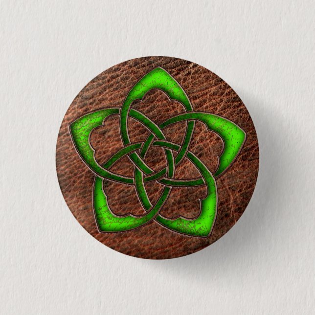 Green celtic flower knot on leather 3 cm round badge (Front)