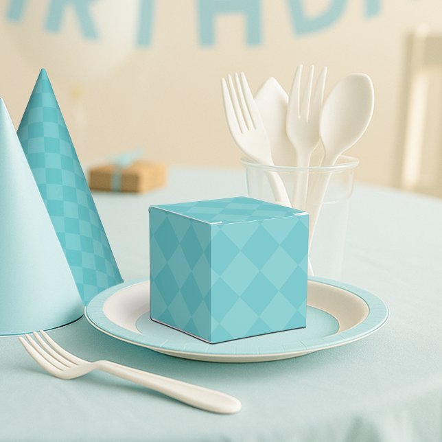 Green Chequered Party Favour Box (Creator Uploaded)