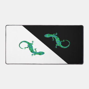 Green Gecko Desk Mat