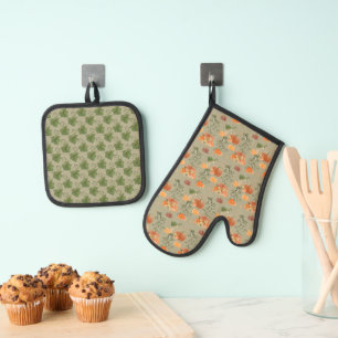 Green Ivy and Orange Pumpkins Oven Mitt & Pot Holder Set