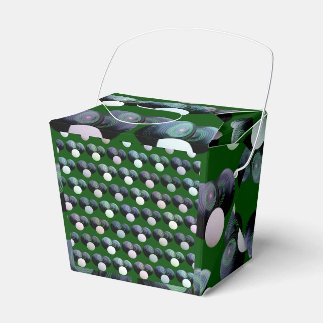 Green Lawn Bowls Pattern, Birthday Favor Box (Front Side)