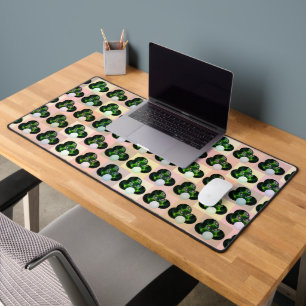 Green Lawn Bowls Popart, Desk Mat