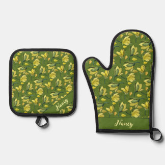 Green Magnolia Floral Personalised  Oven Mitt & Pot Holder Set