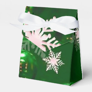 Green Ornaments and Snowflakes Pattern Favour Box