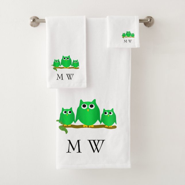 Green Owls Design Monogrammed Bath Towel Set (Insitu)