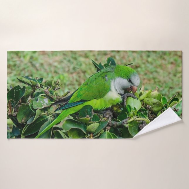 Green parrot bath towel (Bath Towel)
