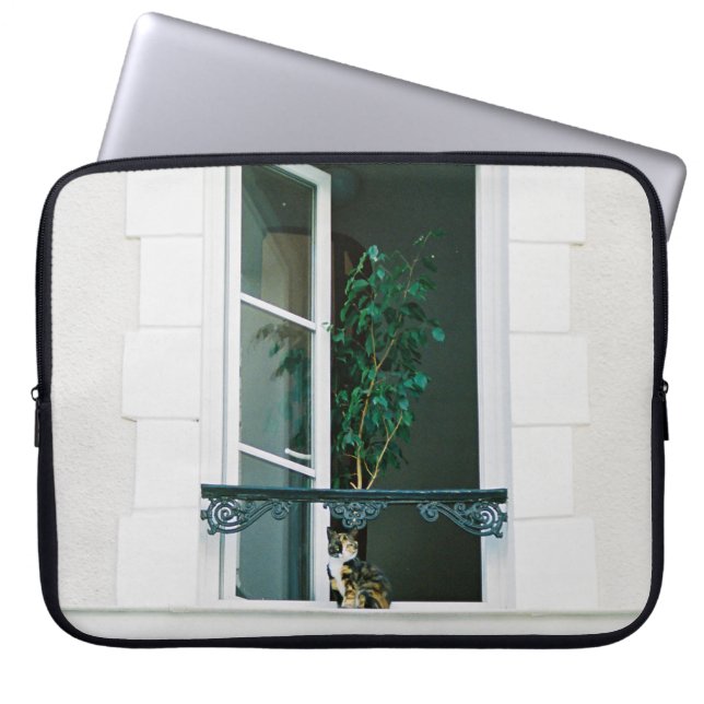 GREEN PLANT ON WHITE WINDOW LAPTOP SLEEVE (Front)
