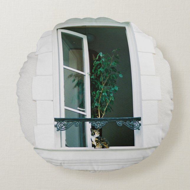 GREEN PLANT ON WHITE WINDOW ROUND CUSHION (Front)