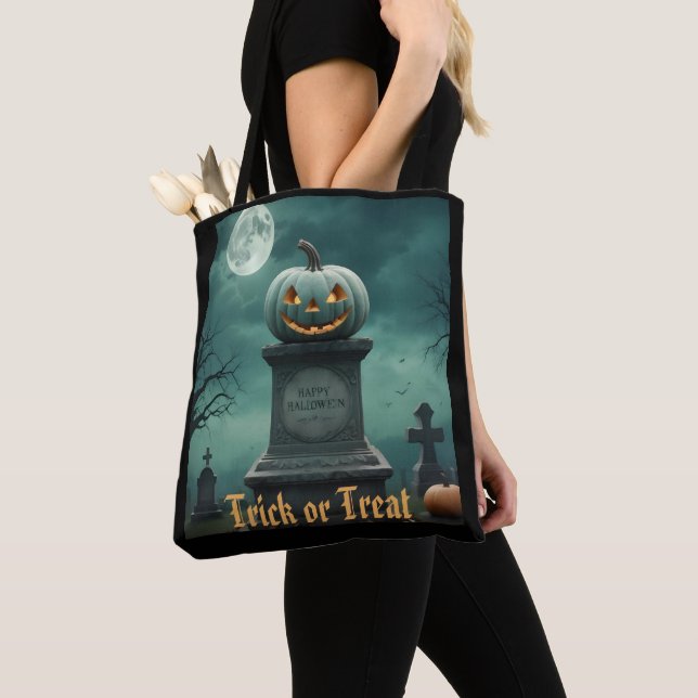 Green Pumpkin Trick Or Treat Halloween Bag (Close Up)