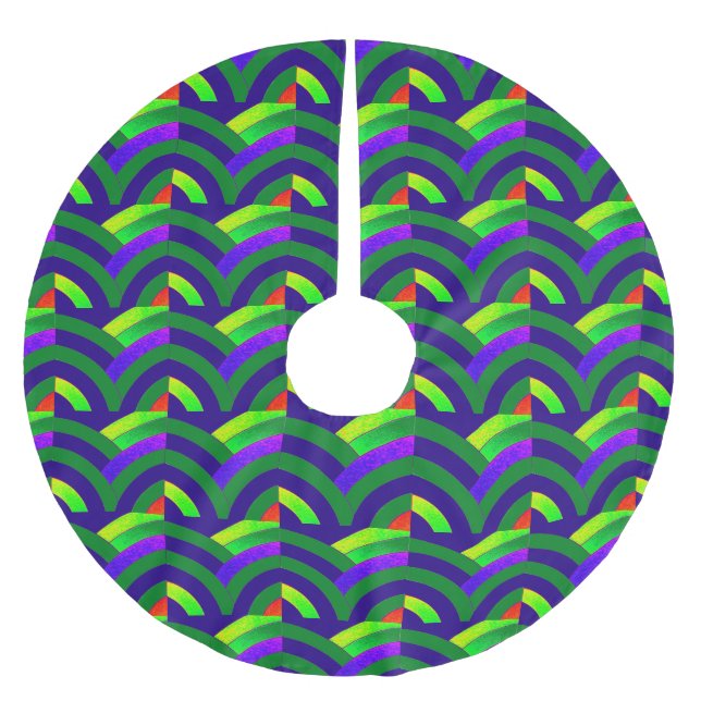 green/red holiday spirit chevrons brushed polyester tree skirt (Front)