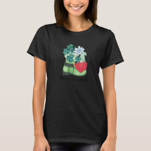 Green Shamrock Decor For Women Kiss Me St Patricks T-Shirt