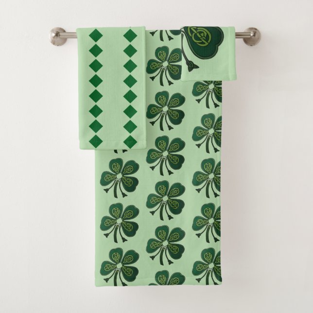 Green Shamrocks Diamonds 2025 Bath Towel Set (Insitu)