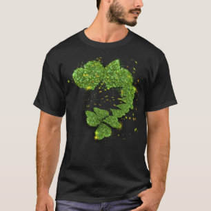 Green Shamrocks   sparkling hearts T-Shirt