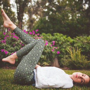 Green Snowflake Winter Pattern Leggings