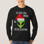 Green Space Alien Head Christmas Santa Hat Ufo Mar T-Shirt<br><div class="desc">Green Space Alien Head Christmas Santa Hat Ufo Mars</div>