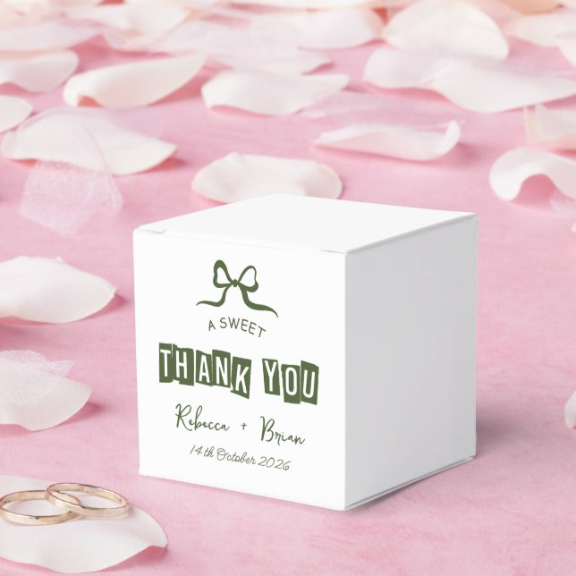 Green & White Hand Drawn Bow Sketch Wedding Favour Box (Wedding)